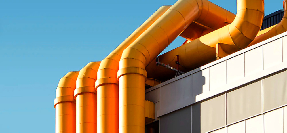 Conduites orange de chauffage et de climatisation